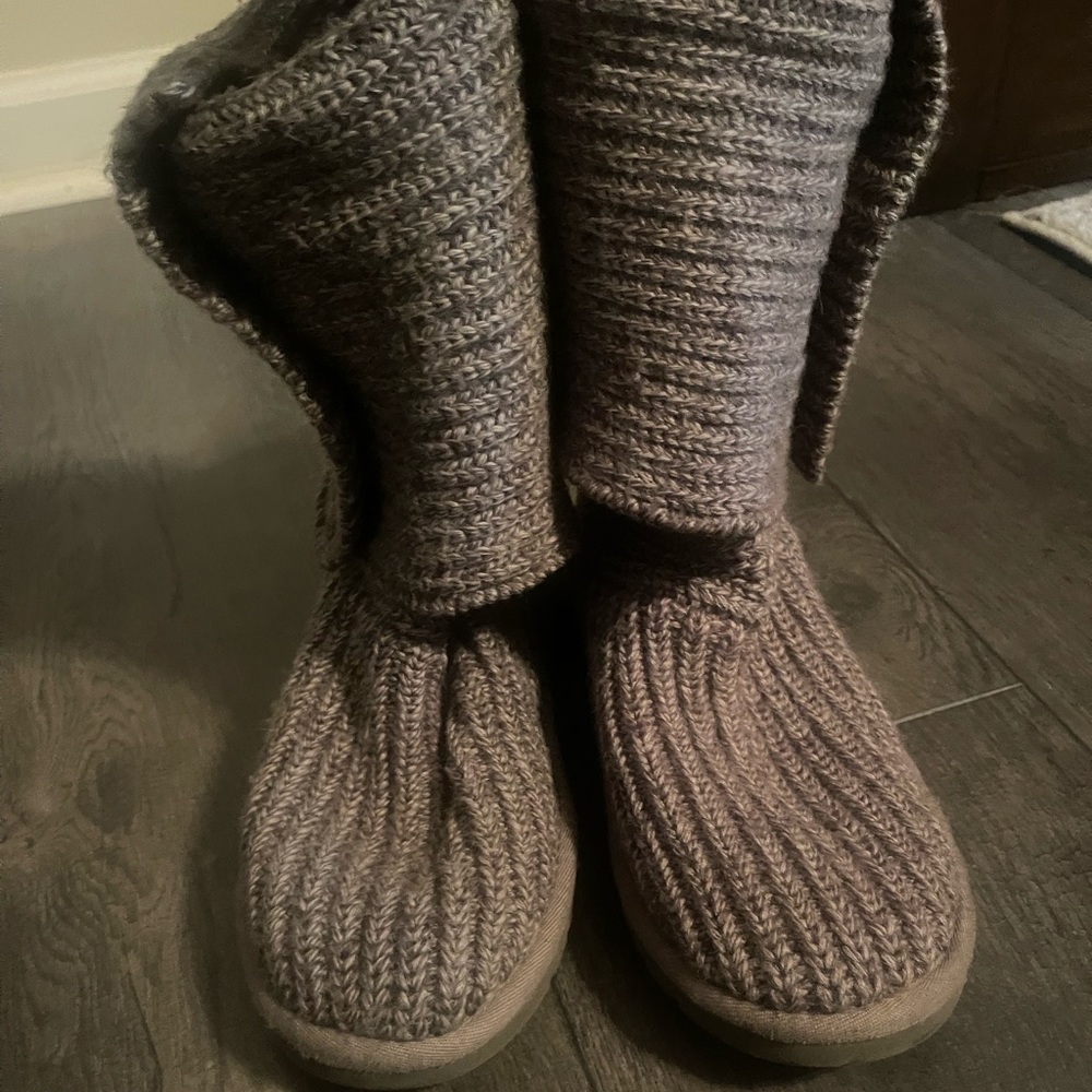 Grey Knit Uggs